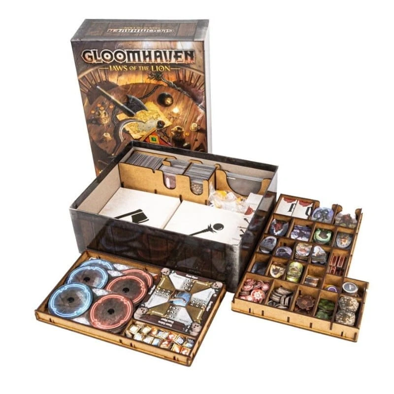 E-Raptor Houten Insert Gloomhaven: Jaws Of The Lion – Insert 3 E-Raptor Houten Insert Gloomhaven: Jaws Of The Lion – Insert
